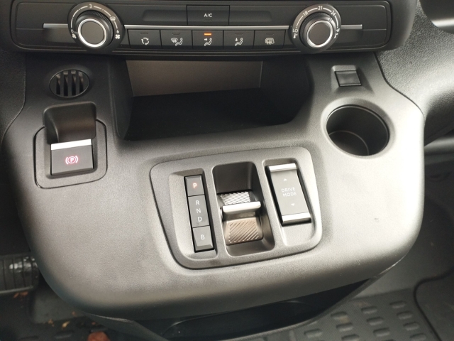Foto 1 - Toyota Proace City Duty Comfort Electric 50 kWh L1 verblecht+4-tür+Tempomat+Lichtsensor+Klimaanlage, ice white (weiss)