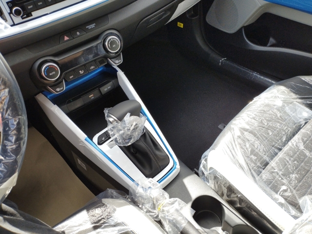 Foto 1 - Stonic 1.0T 48V Nightline Edition+Navi+LED+Sitzhzg+Klimaautom+DAB, (ud) clear white s (weiss)