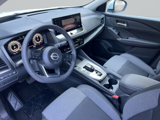 Foto 1 - Qashqai E-Power 1.5 VC-T 4x2 N-Connecta Navi 360 Kamera LED ACC Apple CarPlay Android Auto, pearl white / back (weiss)
