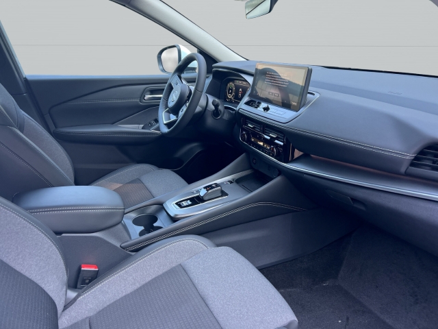 Foto 1 - Qashqai E-Power 1.5 VC-T 4x2 N-Connecta Navi 360 Kamera LED ACC Apple CarPlay Android Auto, pearl white / back (weiss)