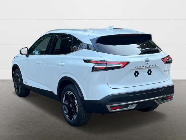 Foto 1 - Qashqai E-Power 1.5 VC-T 4x2 N-Connecta Navi 360 Kamera LED ACC Apple CarPlay Android Auto, pearl white / back (weiss)