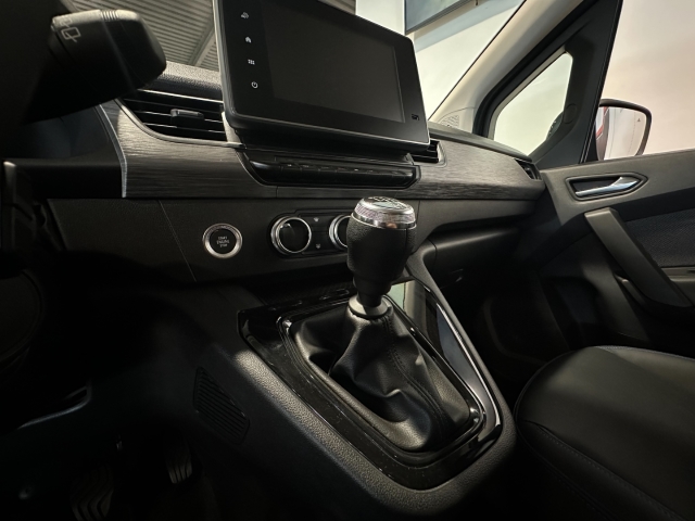 Foto 1 - Townstar Kombi L1 DIG-T 6MT Tekna+Sitzhzg+Klimaautom+Rückfahrkamera+, steel grey (grau)