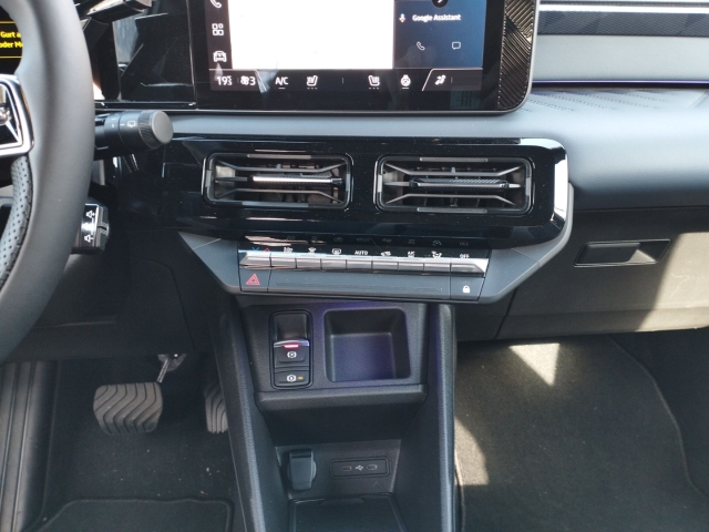 Foto 1 - Neuer Micra Evolve Navi Soundsystem HarmanKardon LED ACC ProPilot Klimaautom, blue/black (blau)