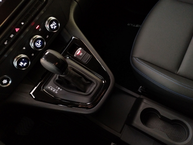 Foto 1 - Townstar Kombi L2 2,3t N-Connecta+Navi+7-Sitze+Design+Klimaautom., urban grey (grau)