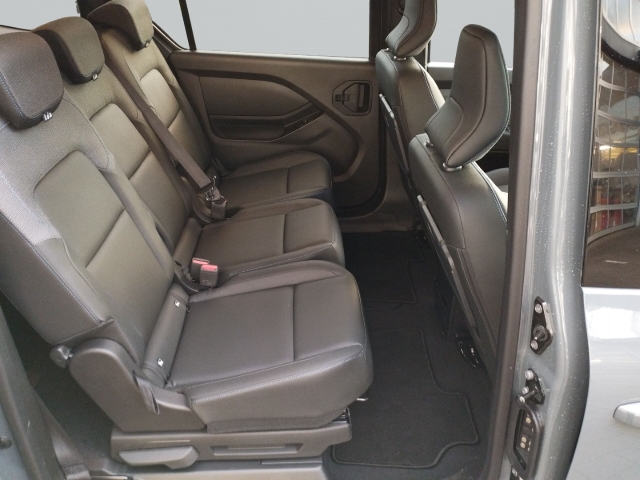 Foto 1 - Townstar Kombi L2 2,3t N-Connecta+Navi+7-Sitze+Design+Klimaautom., urban grey (grau)