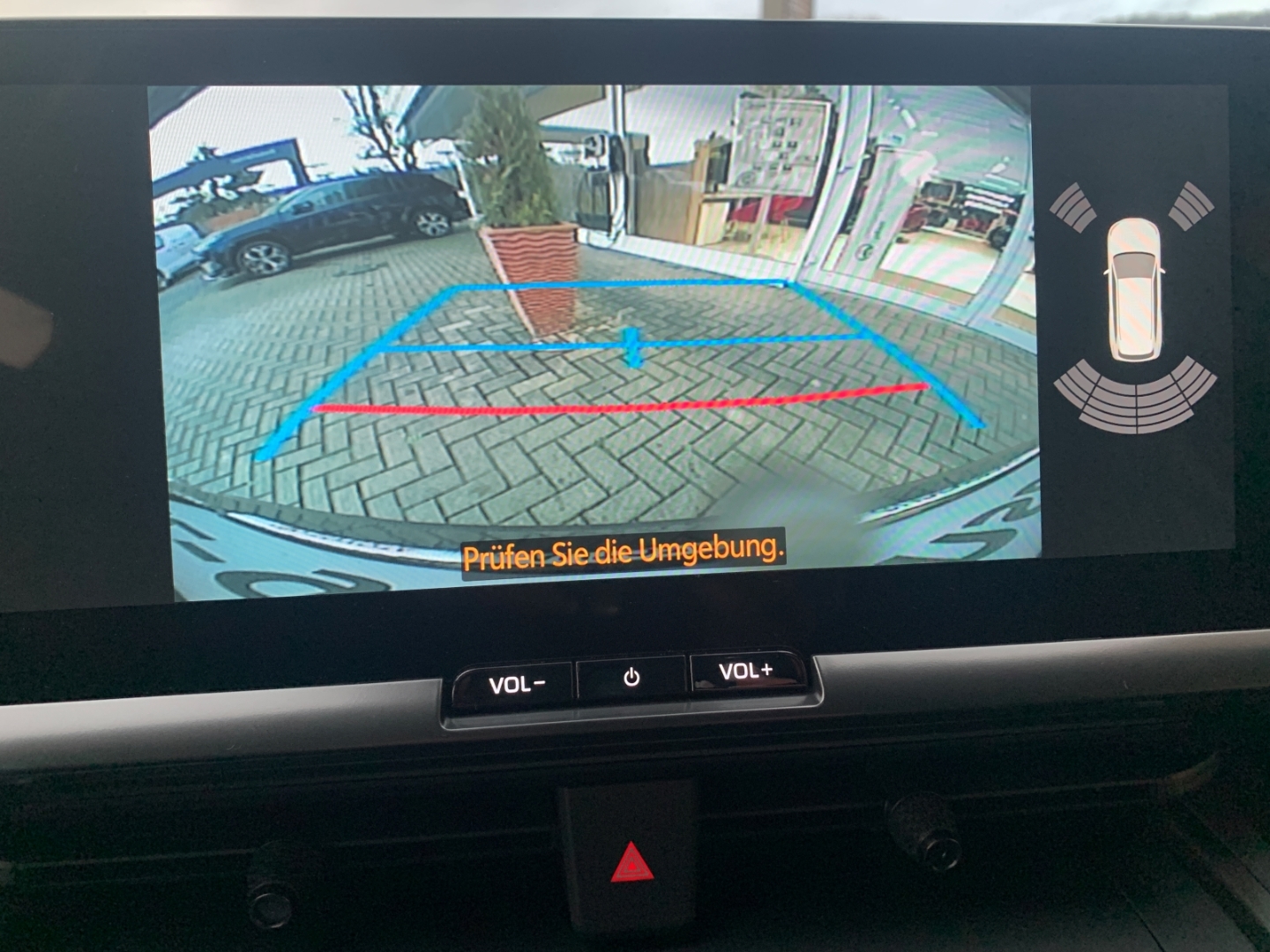 Foto 1 - C-HR Plug-In Teamplayer 2,0l Navi LED ACC El. Heckklappe Apple CarPlay Android Auto, marlingrau metallic