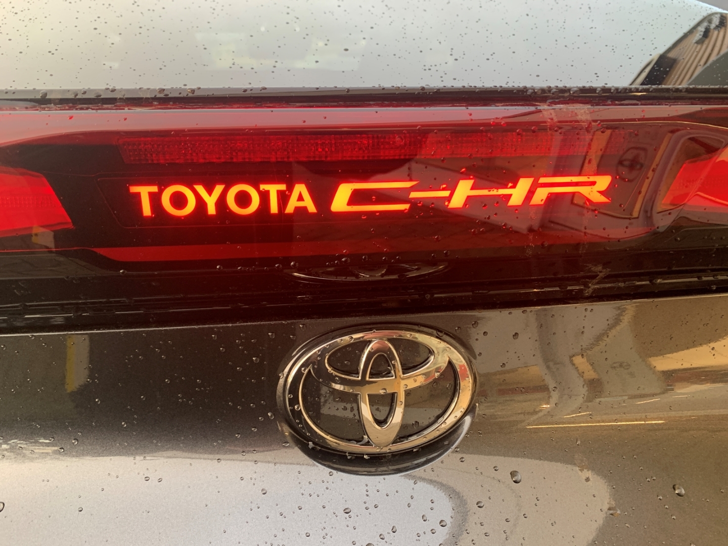 Foto 1 - C-HR Plug-In Teamplayer 2,0l Navi LED ACC El. Heckklappe Apple CarPlay Android Auto, marlingrau metallic