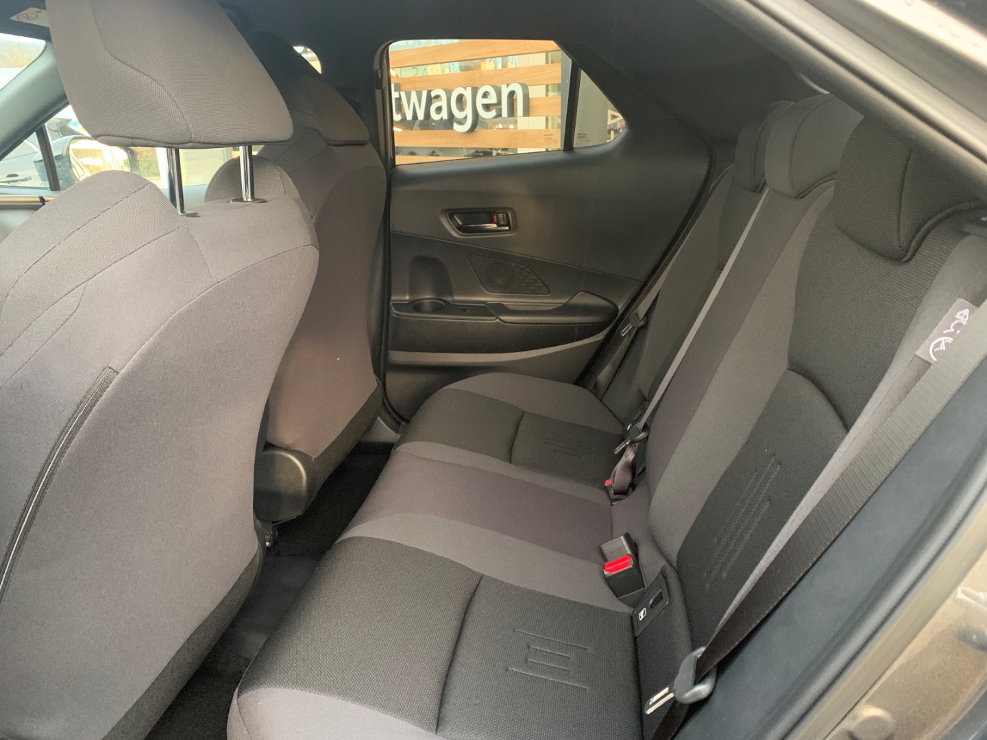 Foto 1 - C-HR Plug-In Teamplayer 2,0l Navi LED ACC El. Heckklappe Apple CarPlay Android Auto, marlingrau metallic