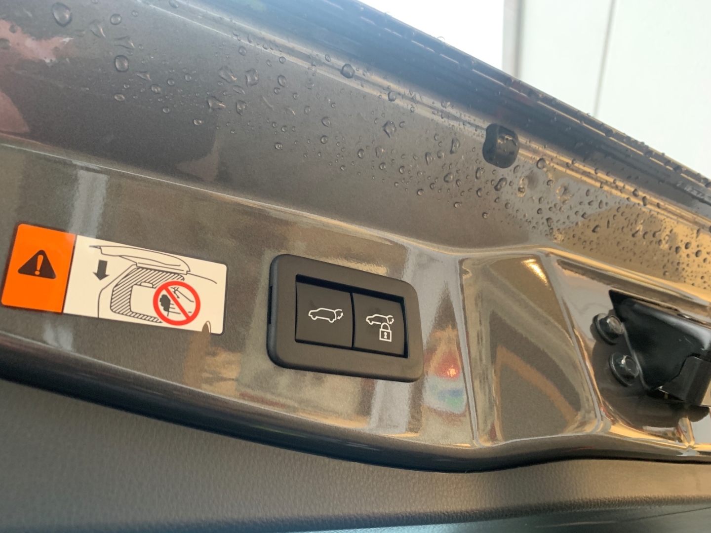 Foto 1 - C-HR Plug-In Teamplayer 2,0l Navi LED ACC El. Heckklappe Apple CarPlay Android Auto, marlingrau metallic