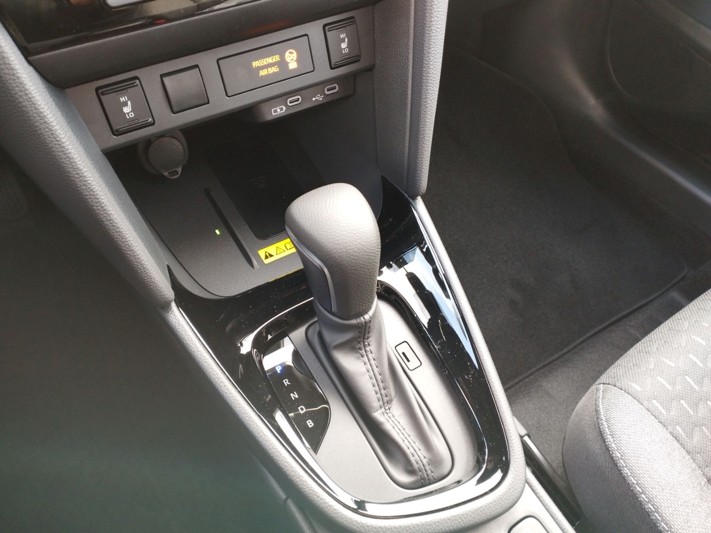 Foto 1 - Yaris Cross Hybrid 1.5l 4x2 Teamplayer Navi LED Apple CarPlay Android Auto Klimaautom, marlingrau metallic