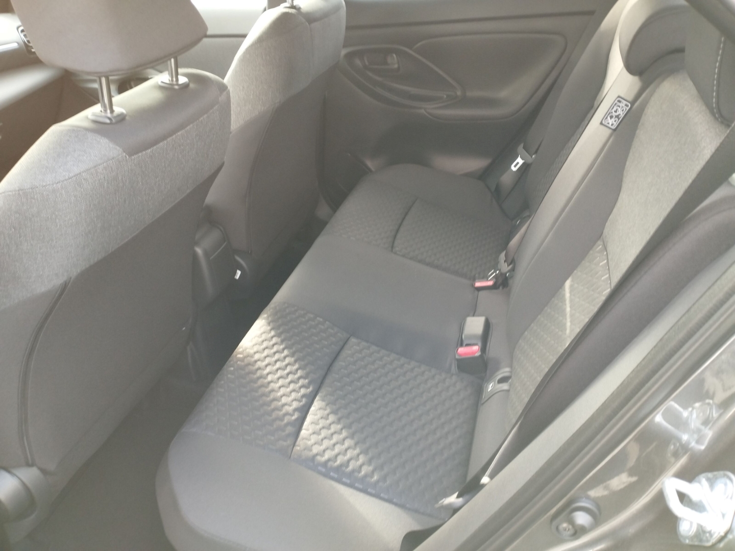 Foto 1 - Yaris Cross Hybrid 1.5l 4x2 Teamplayer Navi LED Apple CarPlay Android Auto Klimaautom, marlingrau metallic