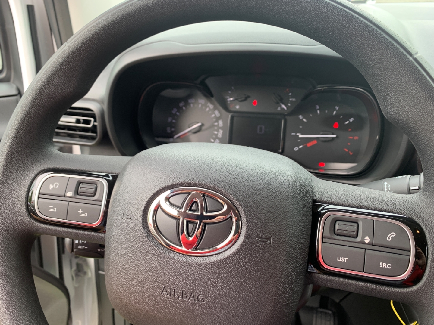 Foto 1 - Proace City L1 Meister 1,5 D-4D Navi Apple CarPlay Android Auto WLAN Musikstreaming, ice white (weiss)