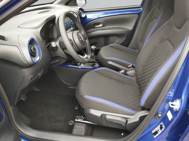 Foto 1 - Aygo X 1,0l Teamplayer+Sitzhzg+DAB+Rückfahrkamera+Spurhalteass., juniper blue (8y8)/ black mica (209) (blau)