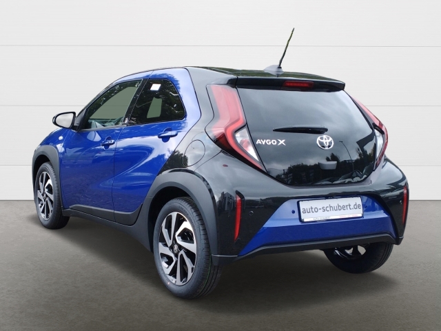 Foto 1 - Aygo X 1,0l Teamplayer+Sitzhzg+DAB+Rückfahrkamera+Spurhalteass., juniper blue (8y8)/ black mica (209) (blau)